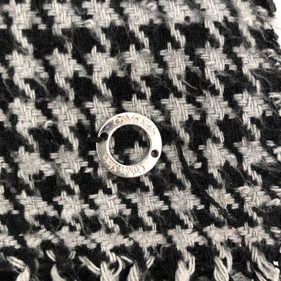 Calvin Klein Gray Black Fringe Mini Houndstooth Acrylic Soft Lightweight Scarf - Picture 7 of 9